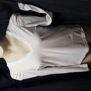 Chaser. White, Long Sleeve Knit Top; V-Neckline; Puffed Shoulders. NWT Size S